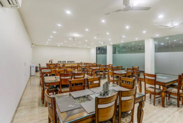 Tipsyy Inn Suites 3