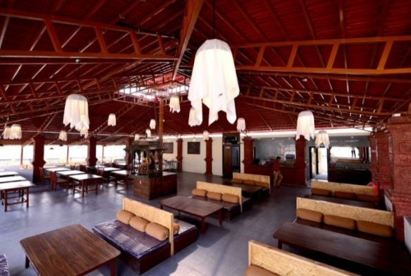 Hotel Raj Sadar And Lawns 2