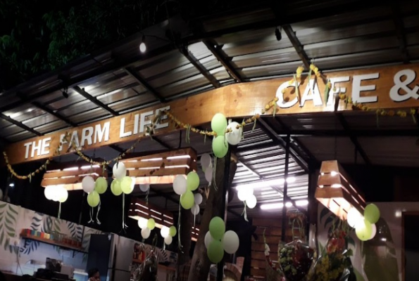 The Farm Life  Cafe And Store 2