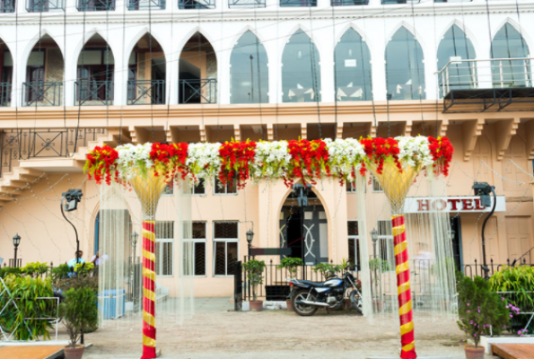 Shivangan Hotel 4