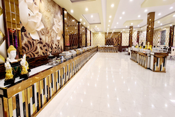 Club 9 By Golden Plate