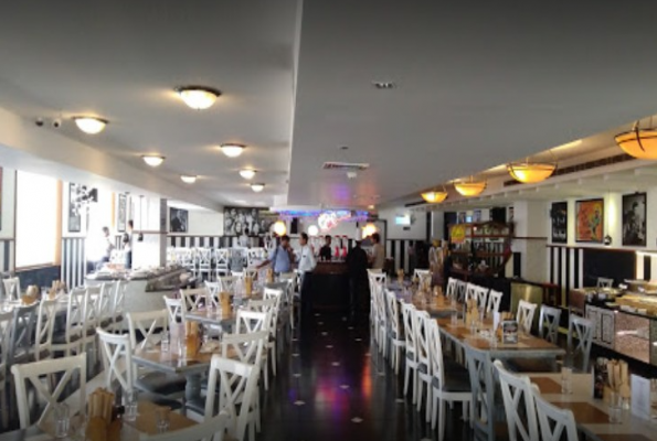 Deja Vu Buffet Bar 3