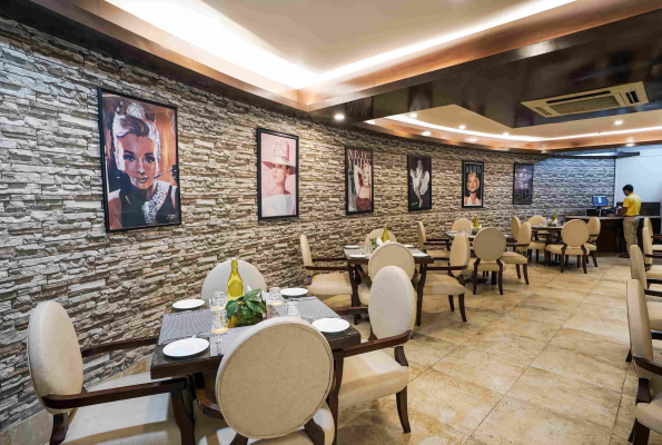 Bloom Suites Hotel 3