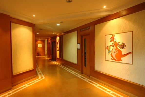 The Circle Club 4