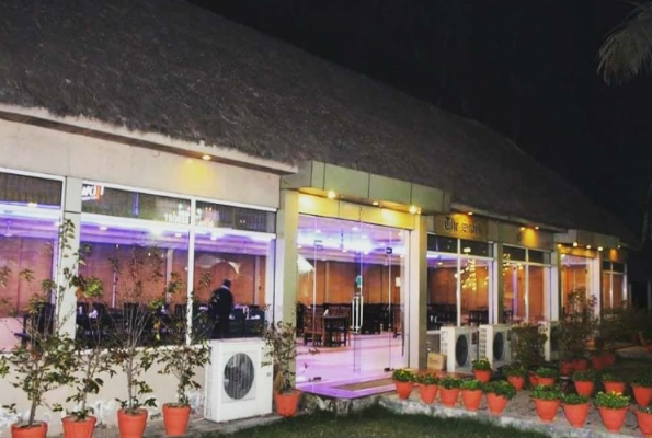 Midway Resort Lounge And Bar 4