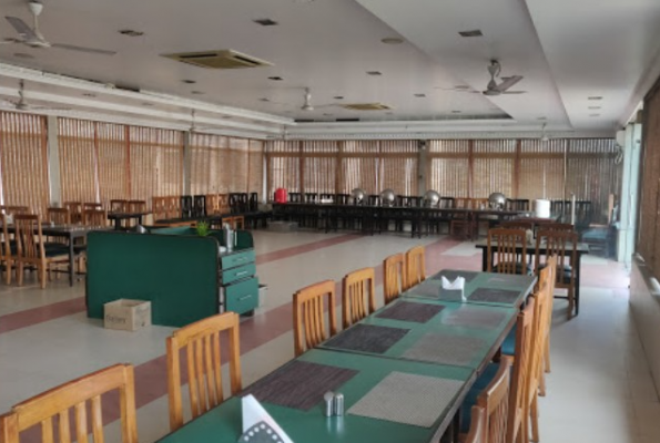 Midway Resort Lounge And Bar 5