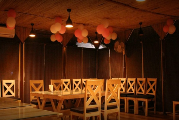 Woods Restaurant And Banquet 3