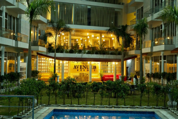 Avenue 18 Resort 1