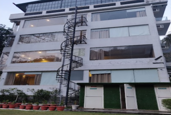 Avenue 18 Resort 3