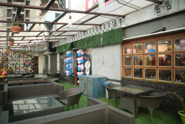 Sardari Lounge Cafe And Restaurant 2