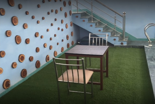 Meet Heights Restaurant 4