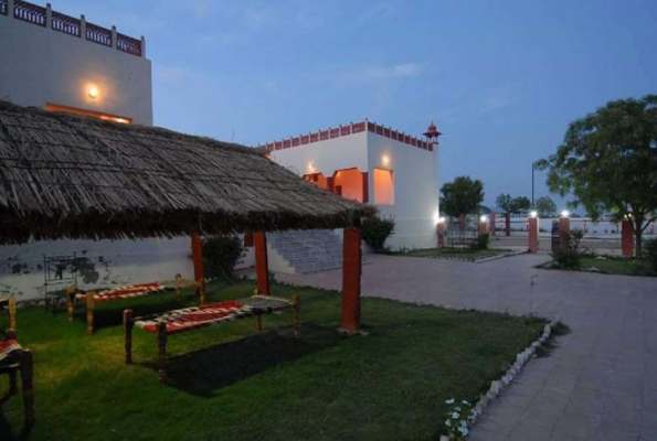 Bikaner Holiday Resort And Bar 4