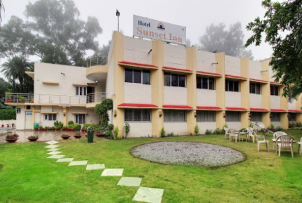 Hotel Sunset Inn 1