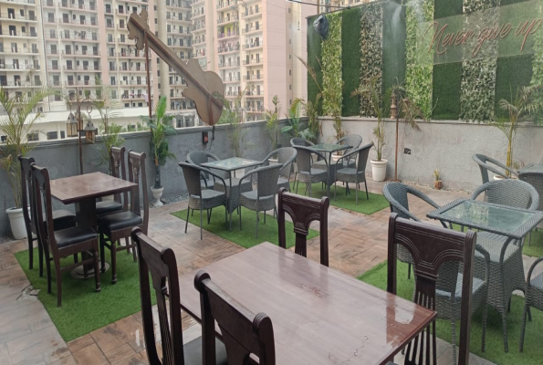 The Rock Cafe And Lounge 4