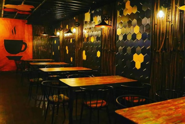 Ballentines Restro And Lounge 4