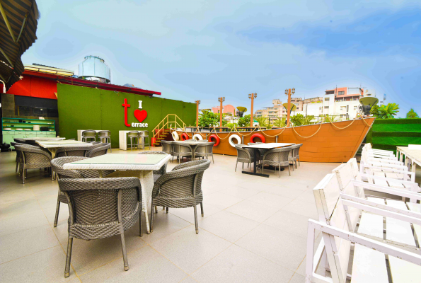 The Terrace Resto Lounge 4