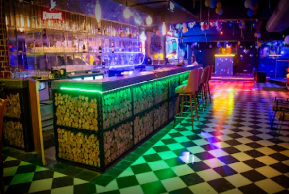 Bullshot Bar And Lounge 4