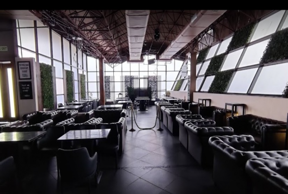 Glass House Lounge 2