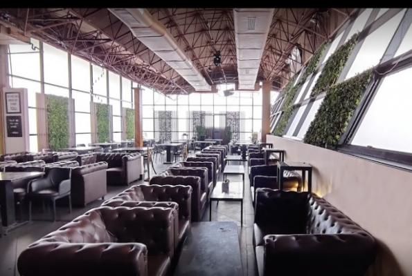 Glass House Lounge 5