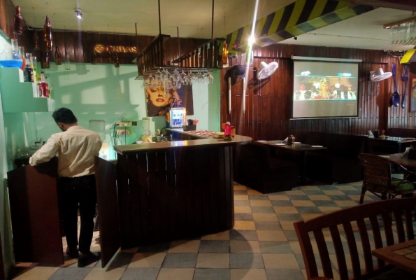Cheenoz Restro Bar 3