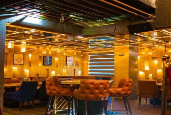 Shots Cafe And Lounge 3