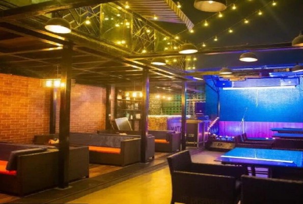 Shots Cafe And Lounge 4