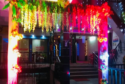 Raunak Guest House And Banquet Hall