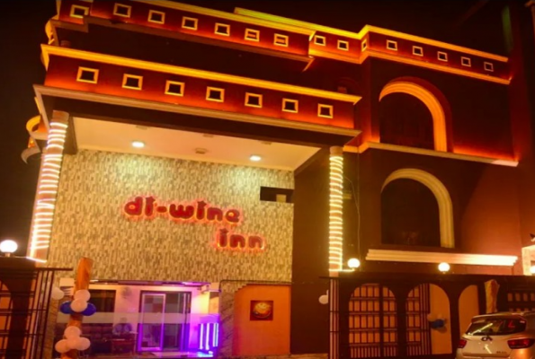 Di Wine Inn