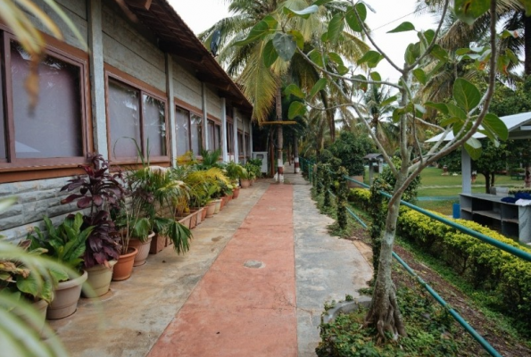 Gubbi Goodu Veg Resort 4
