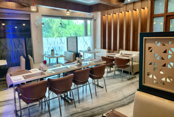 Hotel V Square Restaurant Banquet And Lawn 3