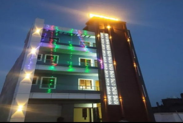 Keshav Hotel And Lawn 2