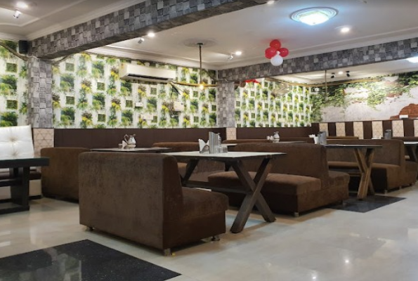 The Manish Eating Point 4