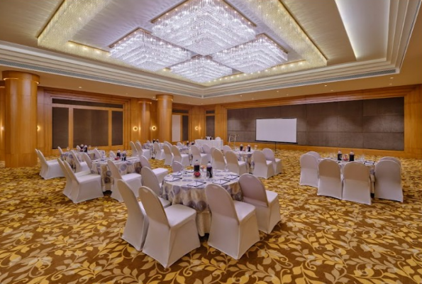 Essentia Luxury Hotel 1