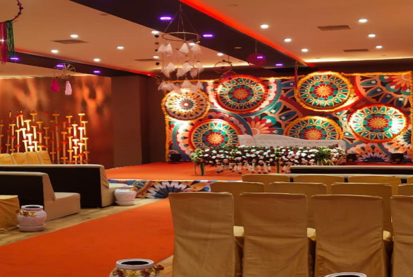 Neon The Disc & Banquet 2