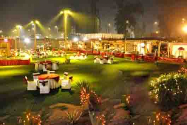 Lavish Party Lawn 2