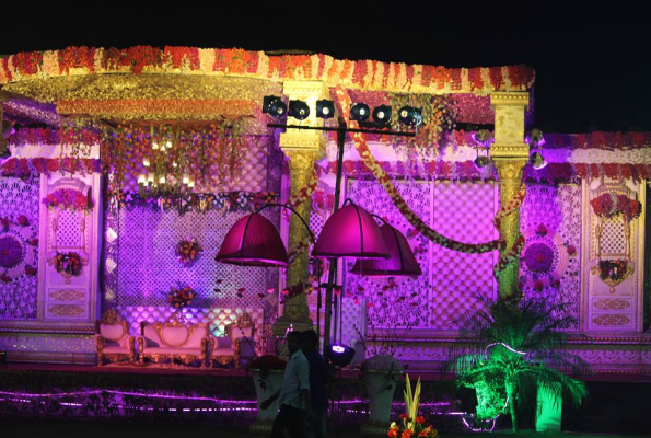 Lavish Party Lawn 3