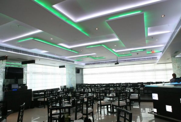 Pikwik Bar & Restaurant  2