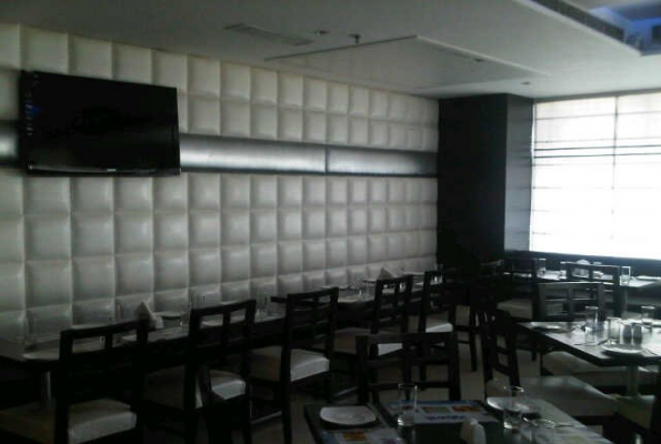 Pikwik Bar & Restaurant  4