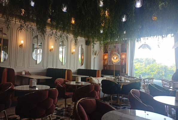 Blunch Cafe And Patisserie 2