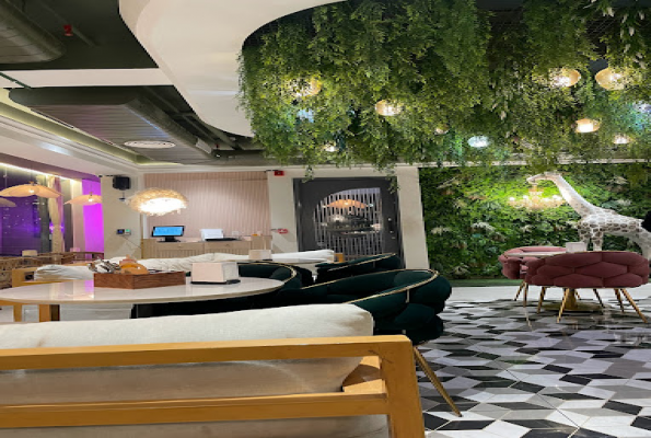Blunch Cafe And Patisserie 4