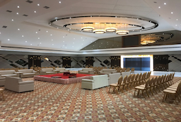 Grand Tulip Banquet And Lawn