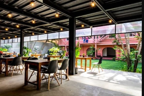 The Courtyard 5