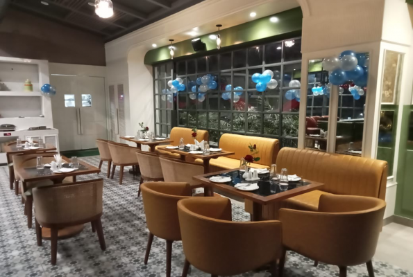Hotel Grand 81 2