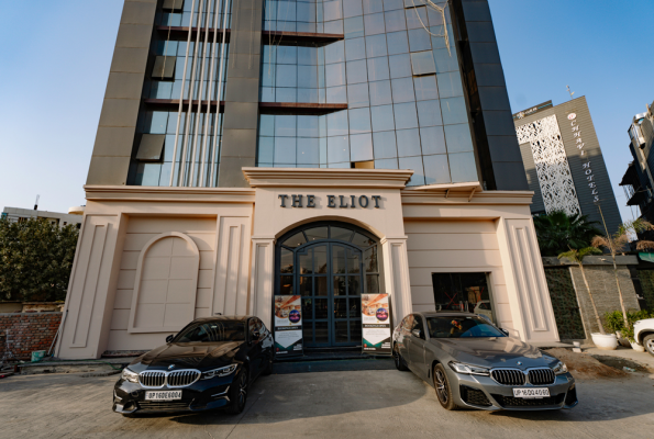 The Eliot Hotel & Banquets 4