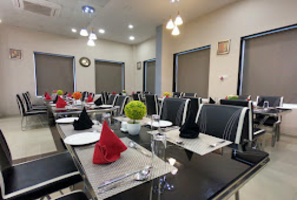 Vadpadraka Hotel And Resort 2