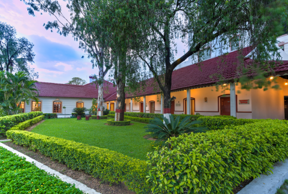 Chanakya Bnr Hotel 4