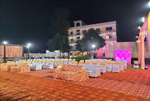 Hotel Aditya Palace
