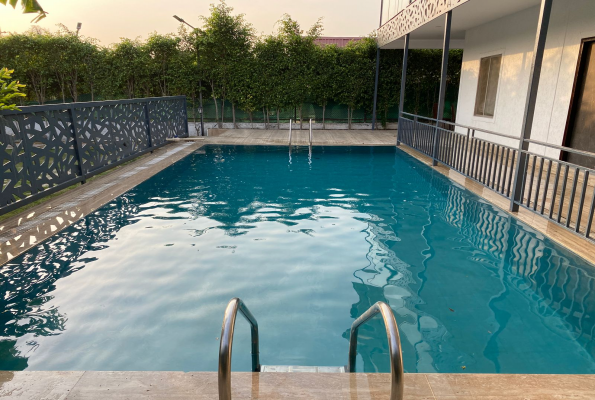 Go Bravo Farm 4bhk Villa With Pool & Lawn 4