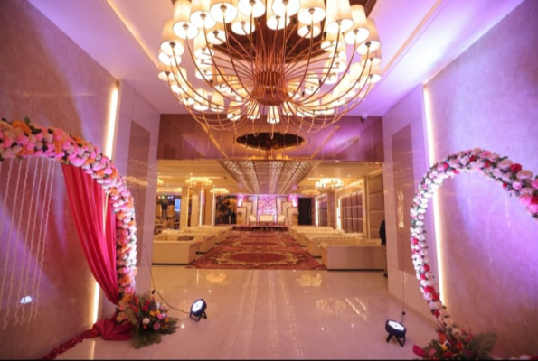 Amaatra Banquet Gaur City By Golden Plate 3