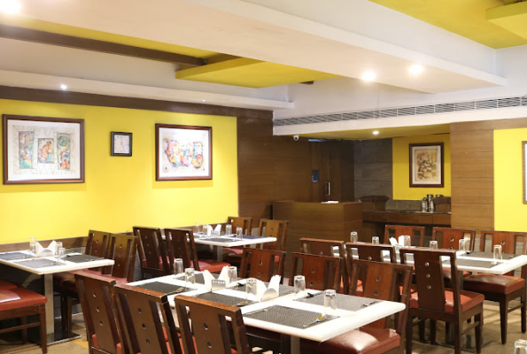 Hotel Raj Towers 4